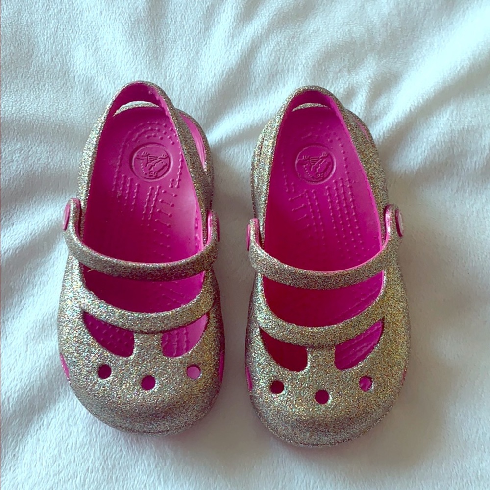 Crocs kids shoes size 7 in like new condition